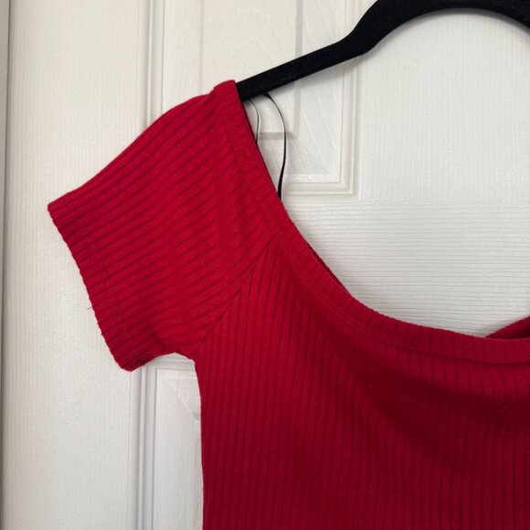 EUC Forever 21 Blouse Short Sleeve V Neck Ribbed Tee, Faux Buttons, Red, L - Picture 10 of 16